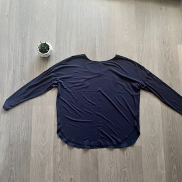 LOFT Navy Drop Sleeve (bracelet length) with Front Detailing and Breathable Back - Picture 8 of 9